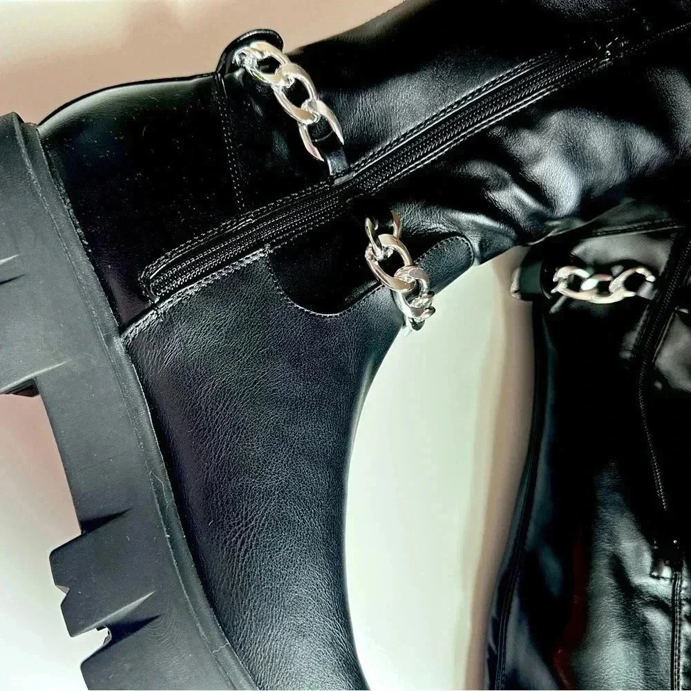 NWOT GBG Los Angeles Coen Knee High Platform Boots